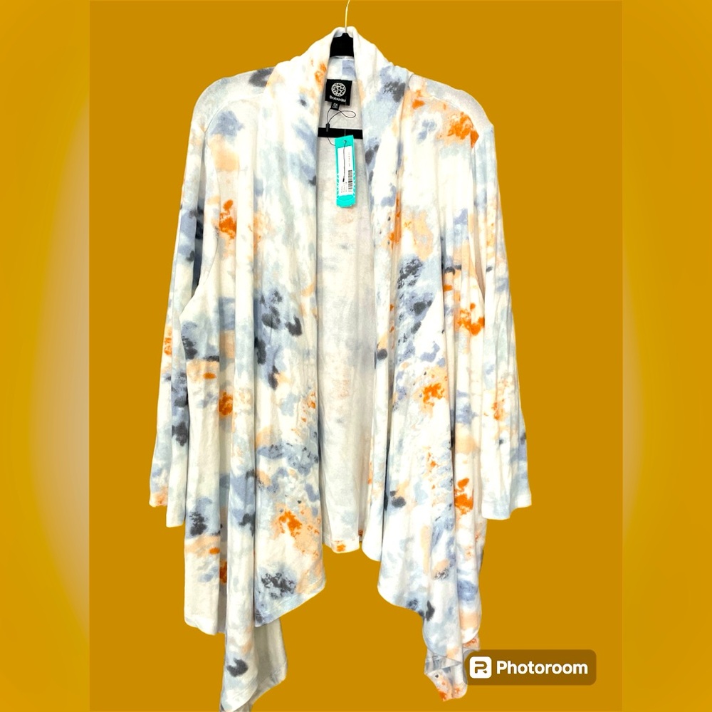 New with tags- light women’s open cardigan - Size 2X